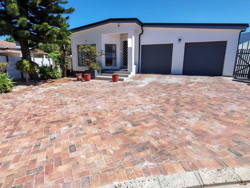 5 Bedroom Property for Sale in Welgelegen Western Cape